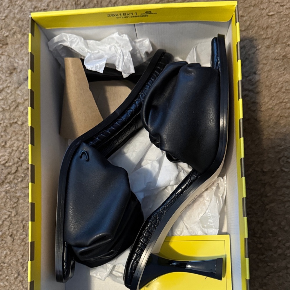 Circus by Sam Edelman Black Sandals